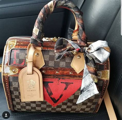 LisaLovesBags (@lisalovesbags) • Instagram photos and videos